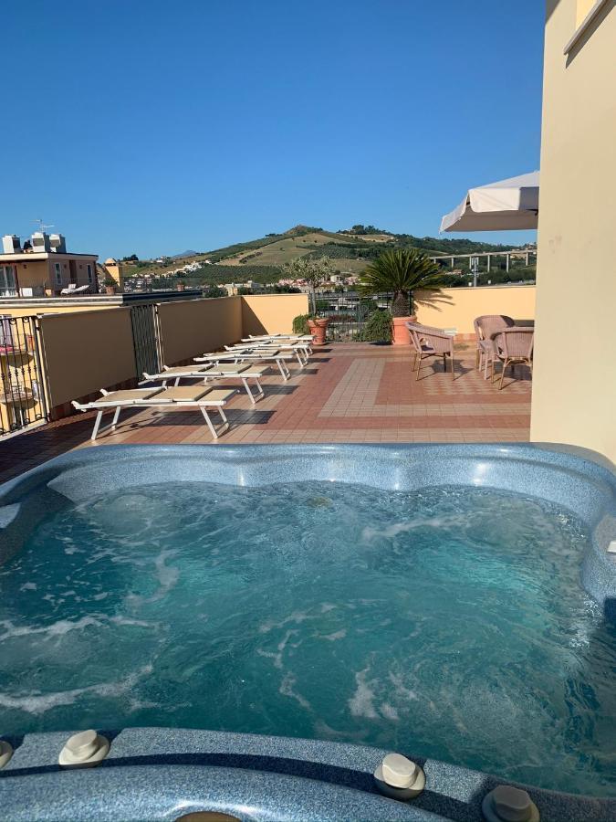 Hotel Bahia San Benedetto del Tronto Extérieur photo