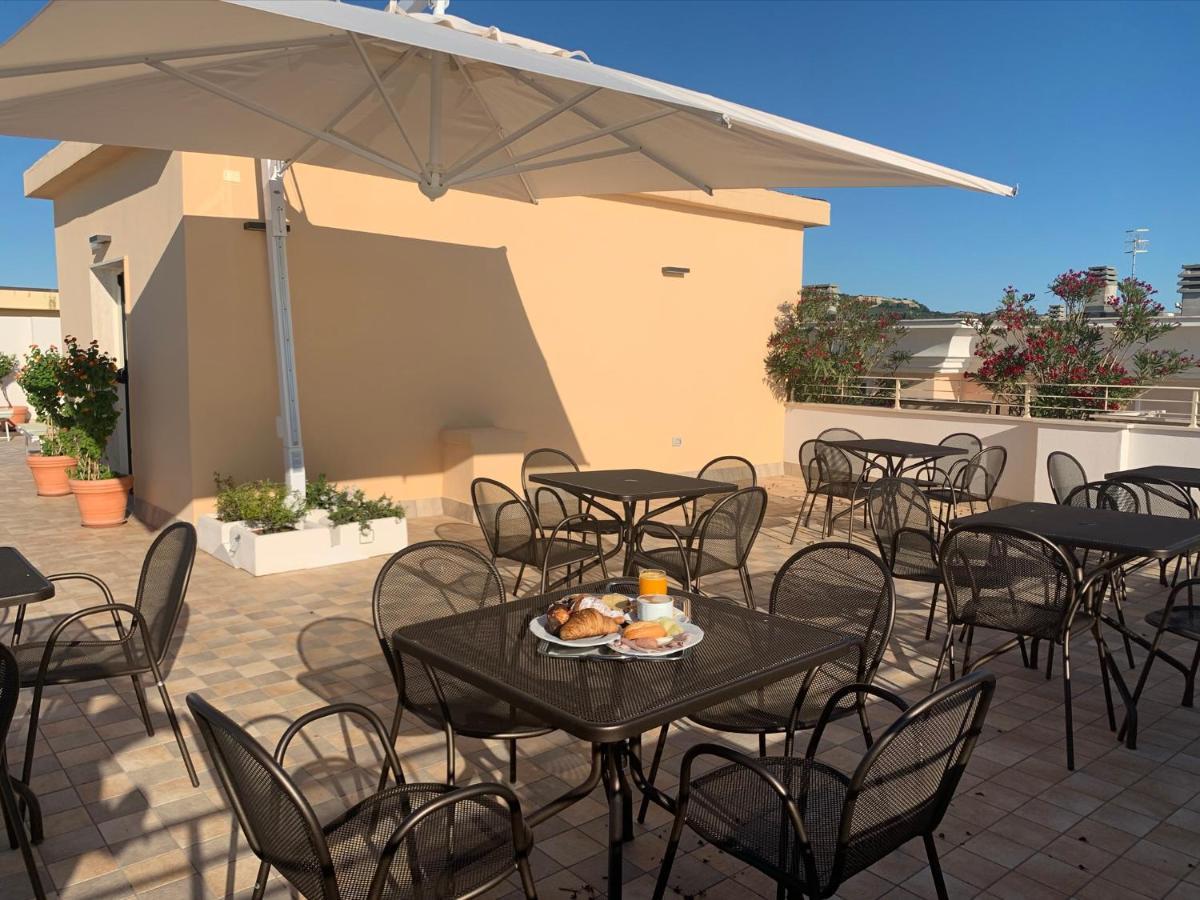 Hotel Bahia San Benedetto del Tronto Extérieur photo