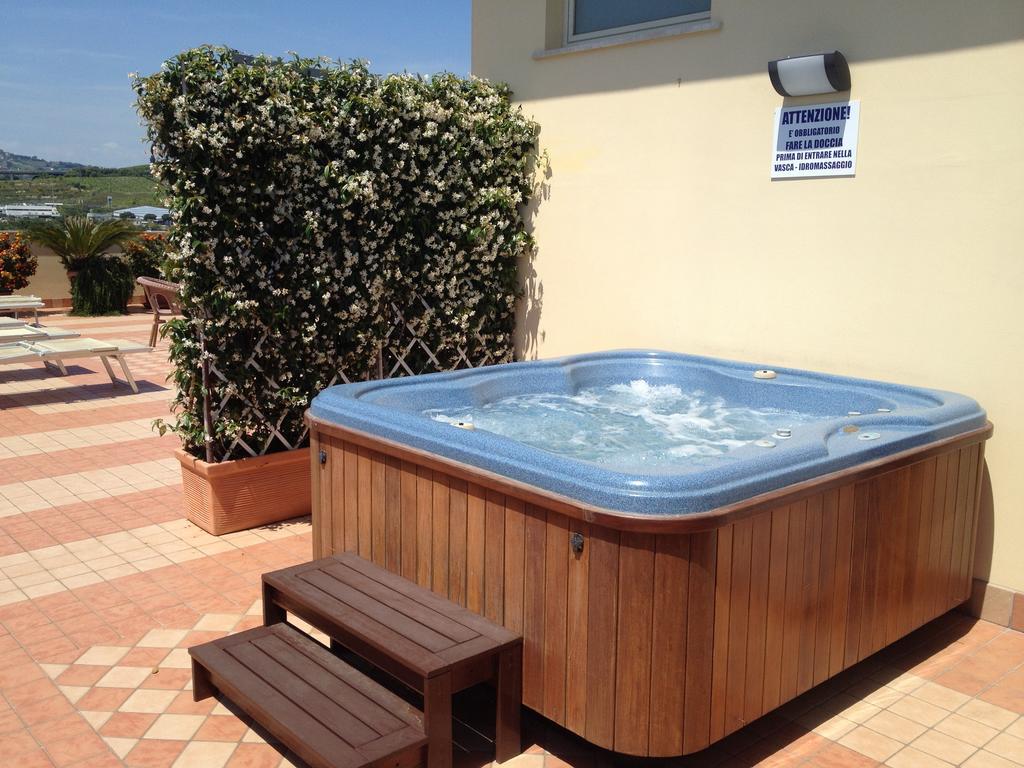 Hotel Bahia San Benedetto del Tronto Extérieur photo